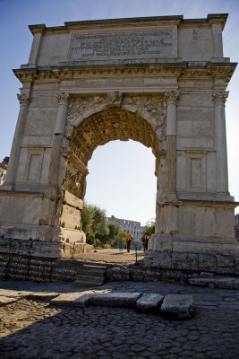 arch of titus at the entrance to the roman forum, rome, italy (10/08)