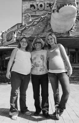 amanda, dana and jeanna at the shreveport riverfront