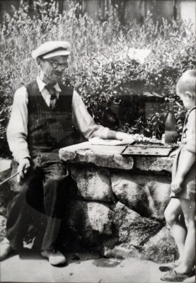 Nikifor is painting in Krynica, 1958