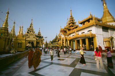 049 Shwedagon Paya.jpg