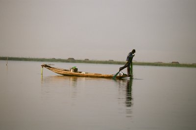 109 Inle fisherman - equilibrist.jpg