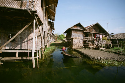 170 Inle Lake village.jpg