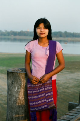 289 Amarapura girl.jpg