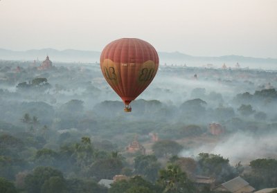 437.4 Bagan Balloon ride.jpg