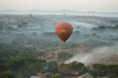 437.6 Bagan Balloon ride.jpg