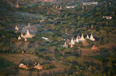 495 Bagan Balloon ride.jpg