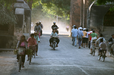 563 Old Bagan - Tharaba Gate.jpg