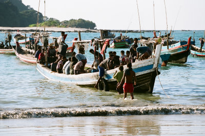 650 Ngapali fishermen.jpg
