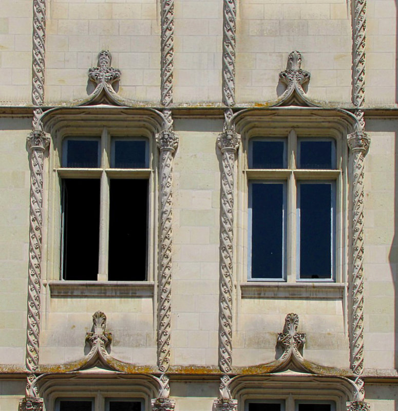 deux fentres de l'hotel de ville, Saumur
