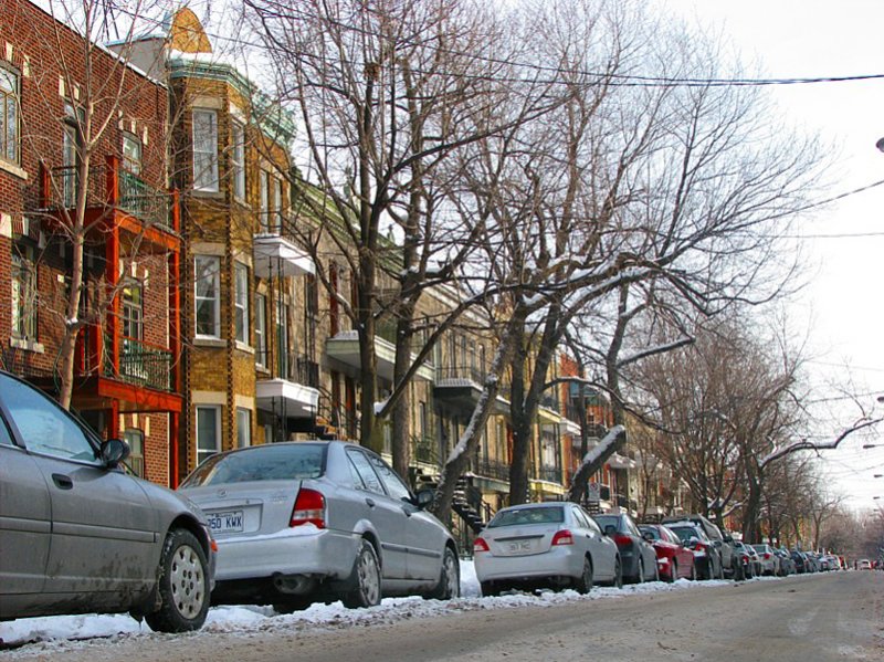 stationnement d'autos sur rue