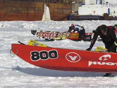 COURSE EN CANOT  GLACE DU CARNAVAL DE QUBEC 2011