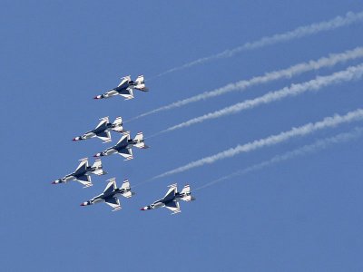 7 Thunderbirds F-16 Fighting Falcon 03