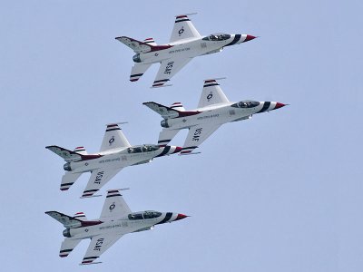 12 Thunderbirds F-16 Fighting Falcon 08