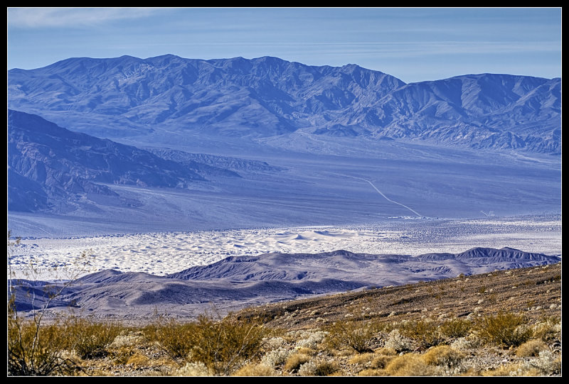 Mesquite Flat Dunes & Stovepipe Wells from Hells Gate