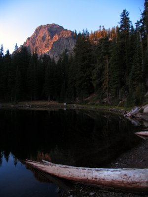 Magee Lake sunrise and Red Cliff