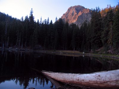 Magee Lake sunrise and Red Cliff