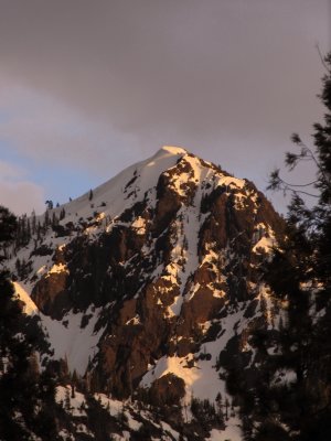 Unnamed peak near Campbell lake