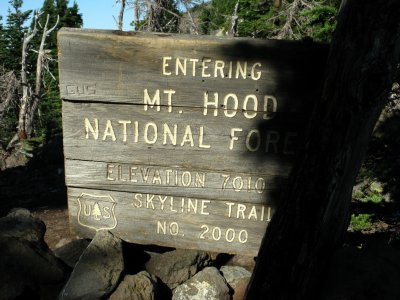 Vintage trail sign on Park Ridge