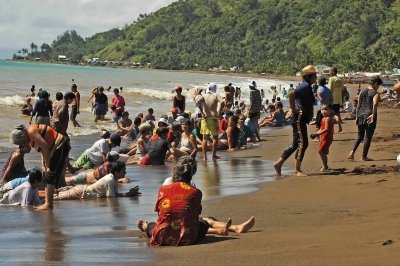 Elderly beach outing (2).jpg