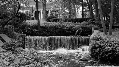 e Waterfalls Dynamic BW   ps cs4 LX3P1020726.jpg