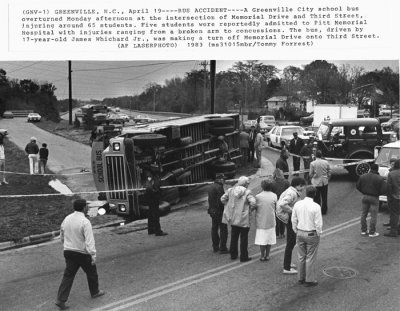 041983 school bus wreck gnv.jpg