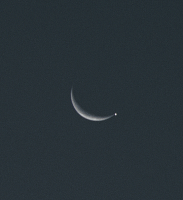 dia100 - Venus very near the the outer limb of the Moon