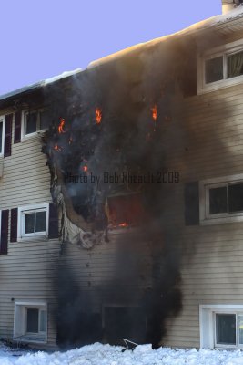 Leominster, MA - Working Fire - 35 Fairmont Pl. - 1/27/2009