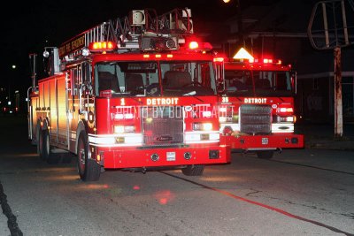 Detroit,MI Lad1 & Eng35.jpg