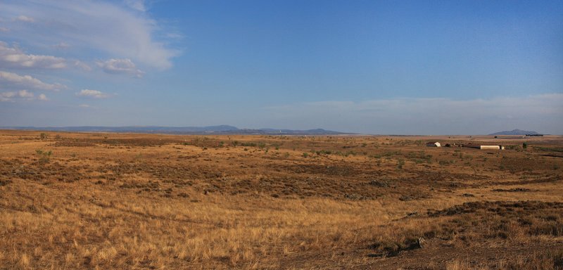 Looking north from the road to Monroy into the plains