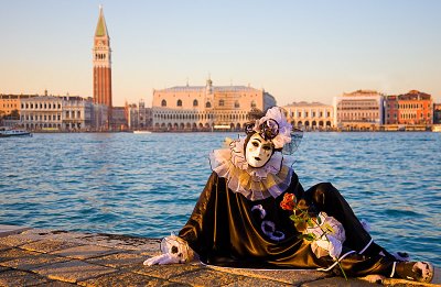 Carnevale: Enhancing the Skyline