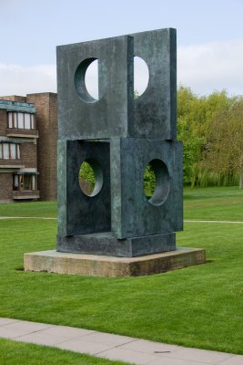 Hepworth sculpture - Churchill College