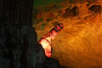 2200 Willy shaped rock.jpg