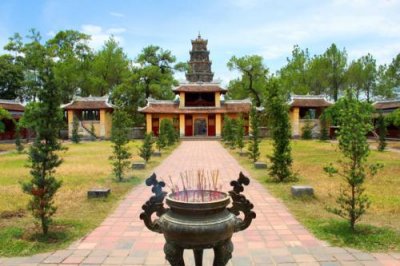 2766 Thien Mu Pagoda.jpg