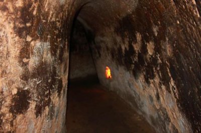 3196 Inside Cu Chi tunnels.jpg