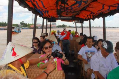 3341 Tourist boat Mekong.jpg