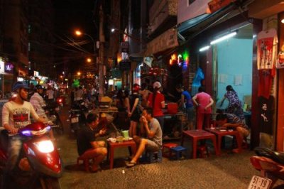 3489 Food stall Pham Ngu Lao.jpg