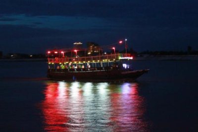 3713 Tonle Sap boat.jpg