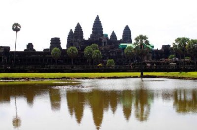 3899 Angkor Wat sunshine.jpg