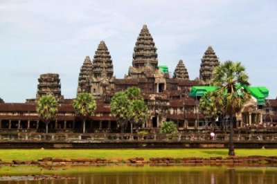 4275 Angkor Wat closeup.jpg
