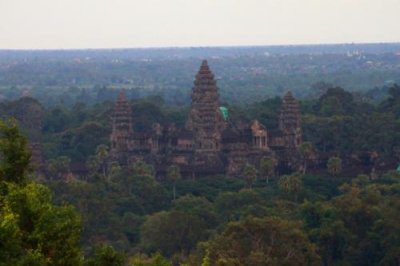 4372 Angkor Wat from Phnom Bakheng.jpg