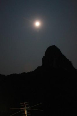 2345 Halong Bay full moon.jpg