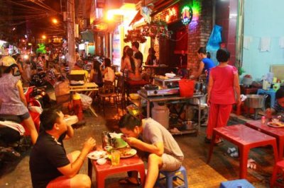 3484 Street food stalls HCMC.jpg
