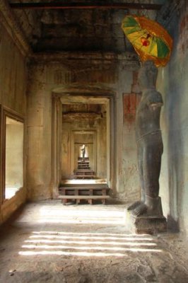 4356 Outer corridors Angkor Wat.jpg