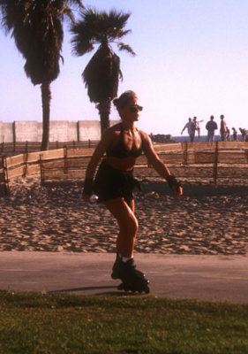 Rollerblading babe at Venice Beach