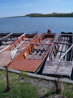 BoatAtTizza.jpg
