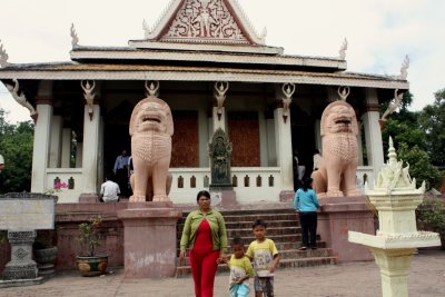 Wat Phnom >>>