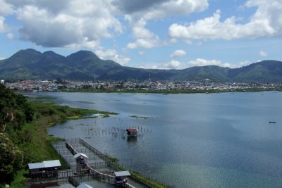 Takengon, lake and town