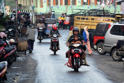 Approaching the morning market