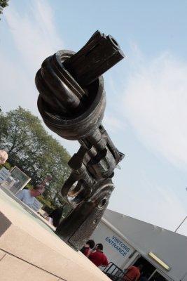 Anti Gun sculpture at U.N.