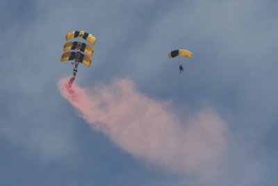 U.S. Army Golden Knights Parachute Team